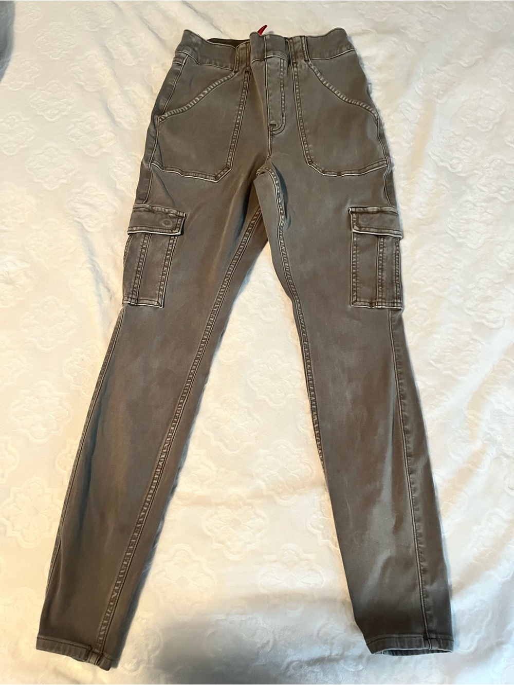 SPANX Cargo Skinny Jeans in taupe/khaki sz med